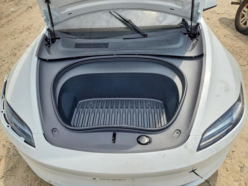 2026 TESLA MODEL 3 11