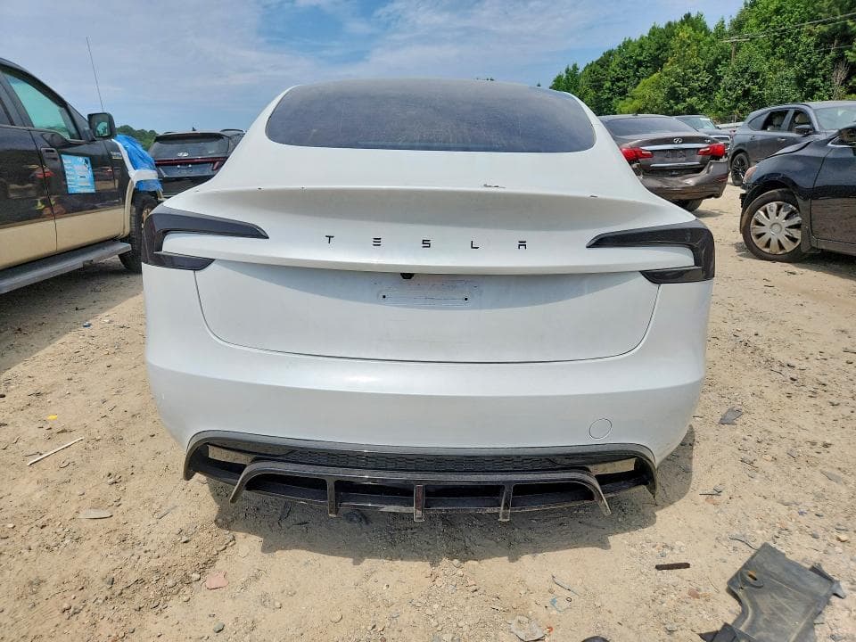 2026 TESLA MODEL 3 6