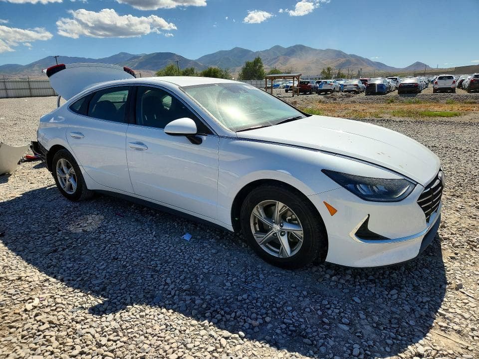 2020 HYUNDAI SONATA SE 4