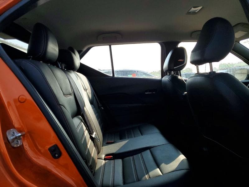 2019 NISSAN KICKS SR 11