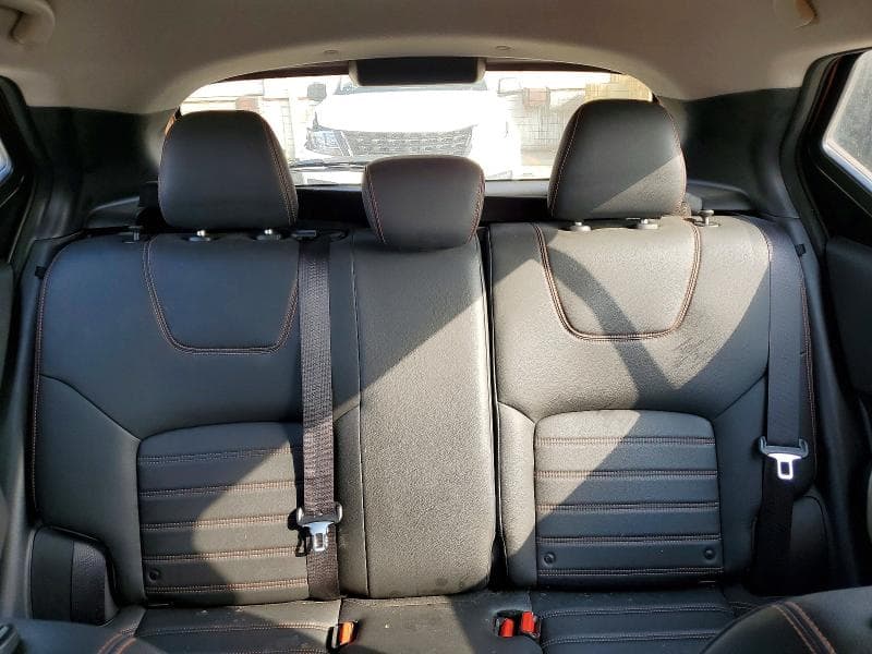 2019 NISSAN KICKS SR 10