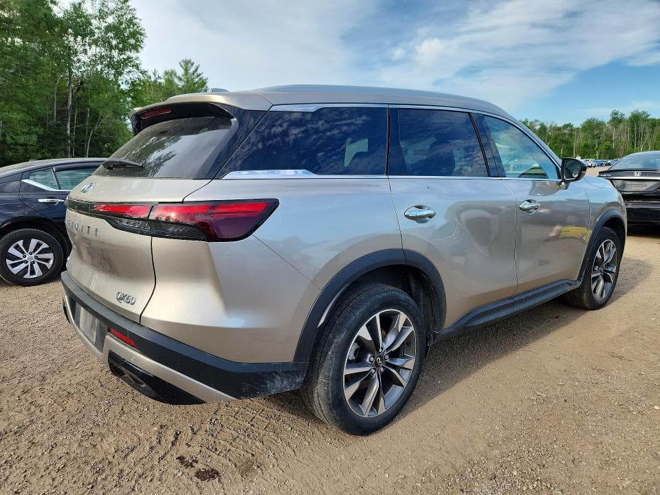 2023 INFINITI QX60 LUXE 3
