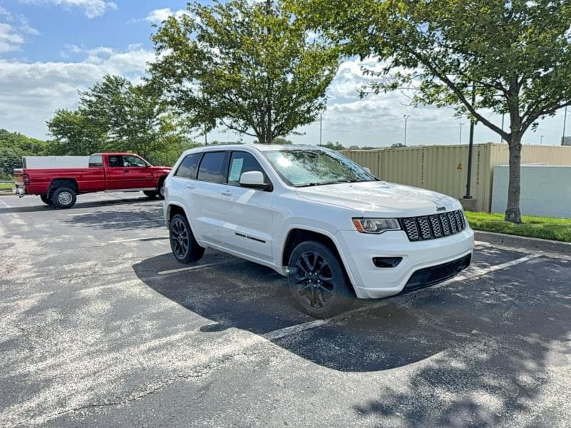 2020 JEEP GRAND CHEROKEE LAREDO 1