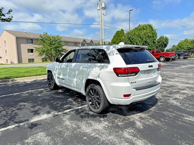 2020 JEEP GRAND CHEROKEE LAREDO 3