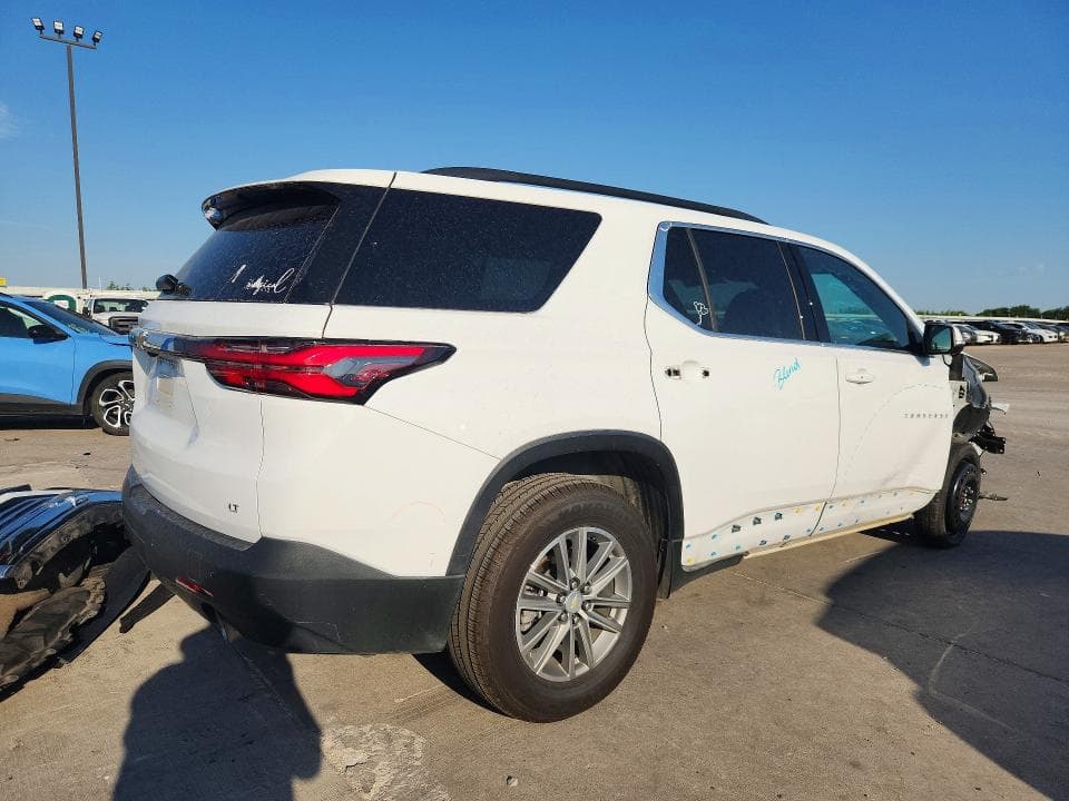 2023 CHEVROLET TRAVERSE LT 3