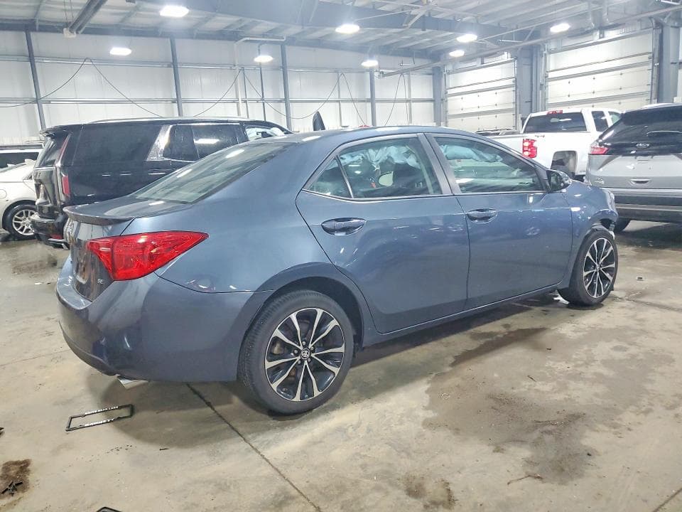 2017 TOYOTA COROLLA SE SE 3