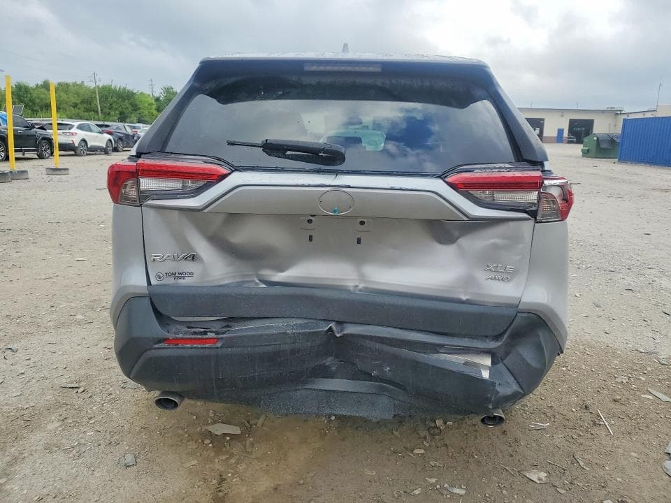 2019 TOYOTA RAV4 XLE XLE 6