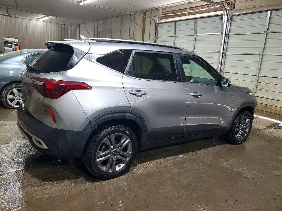 2021 KIA SELTOS S 3