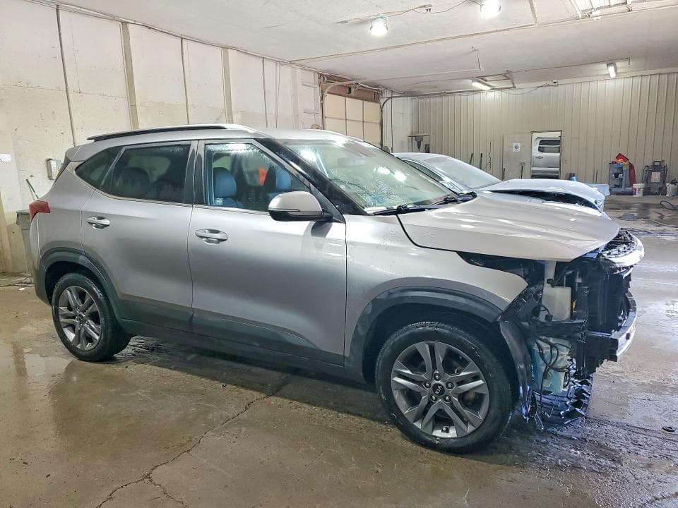 2021 KIA SELTOS S 4