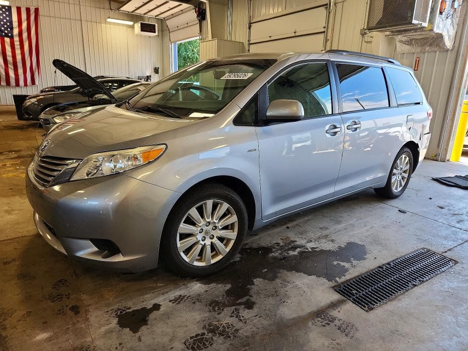 2017 TOYOTA SIENNA LE LE - 1