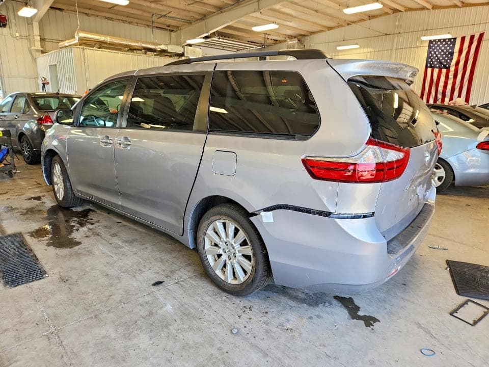 2017 TOYOTA SIENNA LE LE 2
