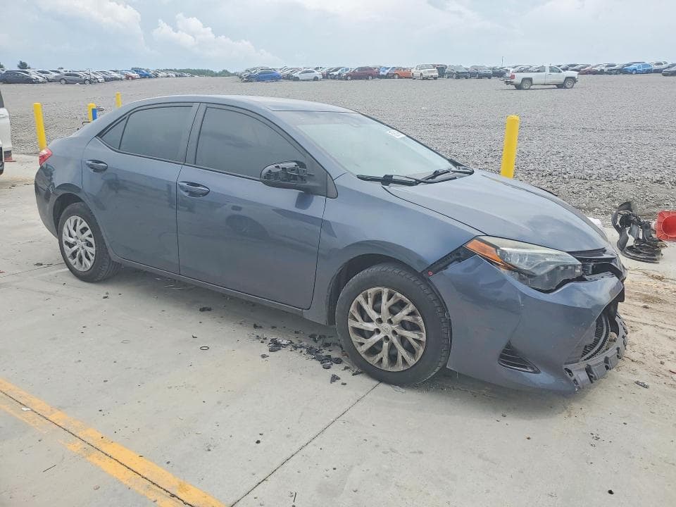 2018 TOYOTA COROLLA LE 4