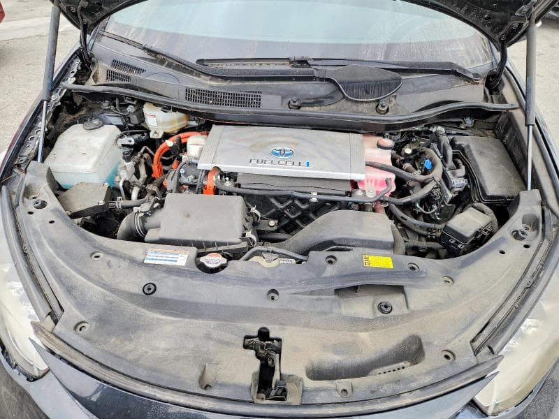 2018 TOYOTA MIRAI BASE 11