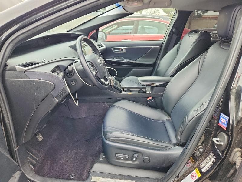 2018 TOYOTA MIRAI BASE 7