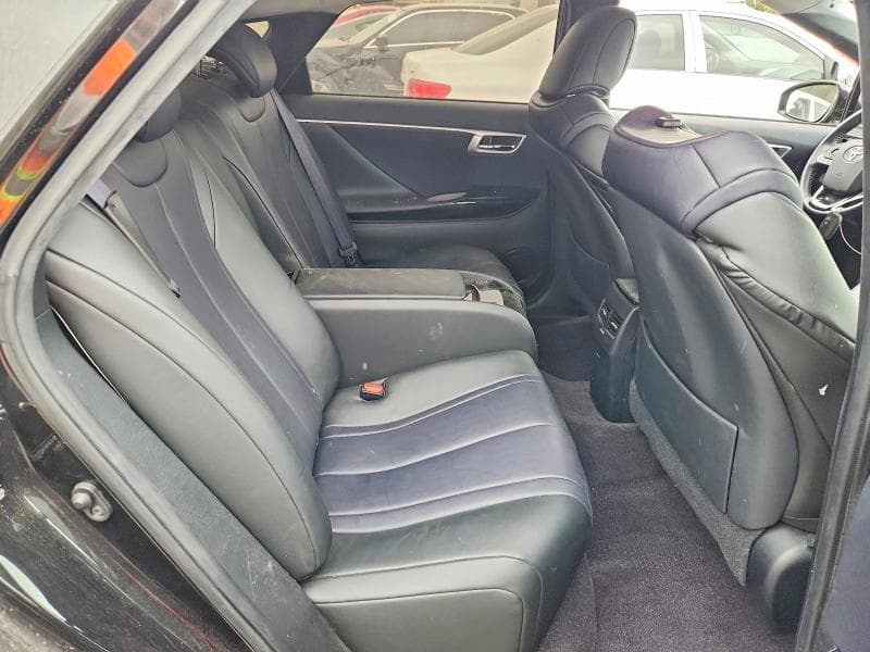 2018 TOYOTA MIRAI BASE 10