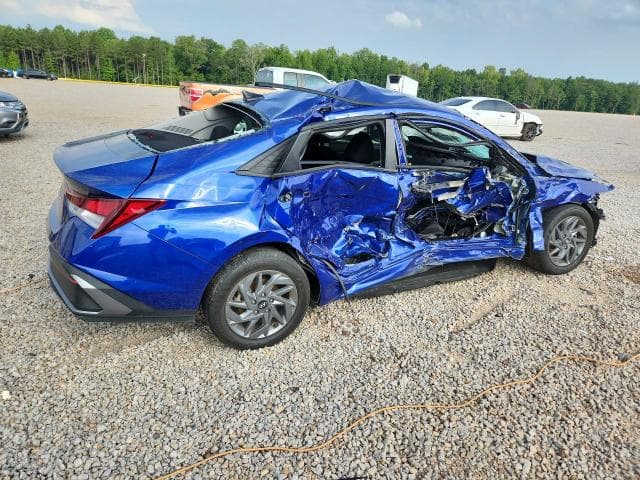 2024 HYUNDAI ELANTRA SEL 3