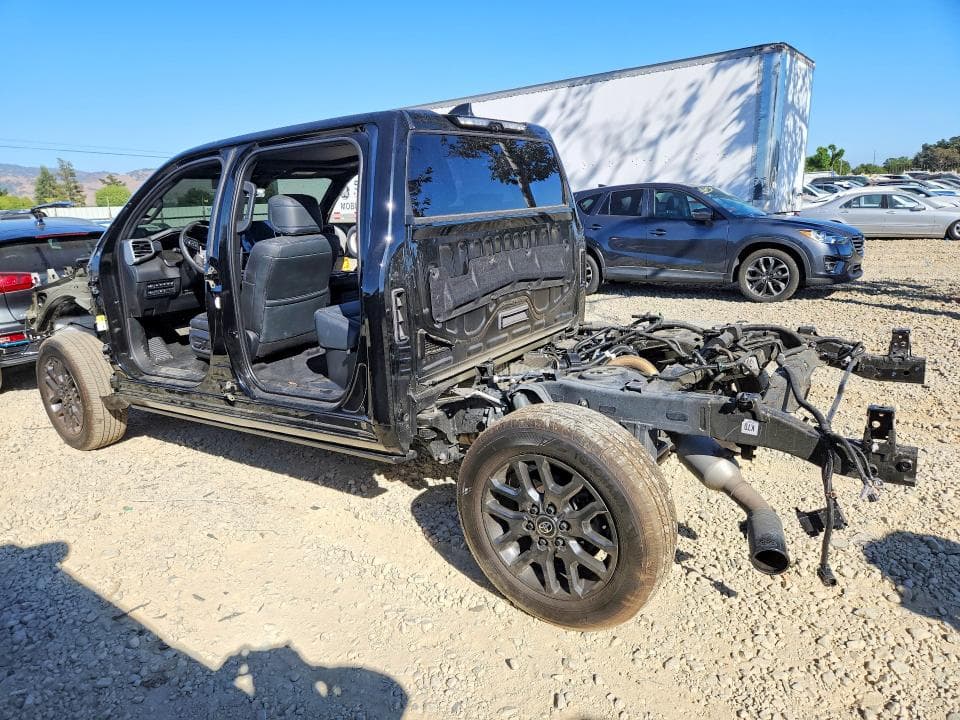 2025 TOYOTA TUNDRA PLATINUM 2