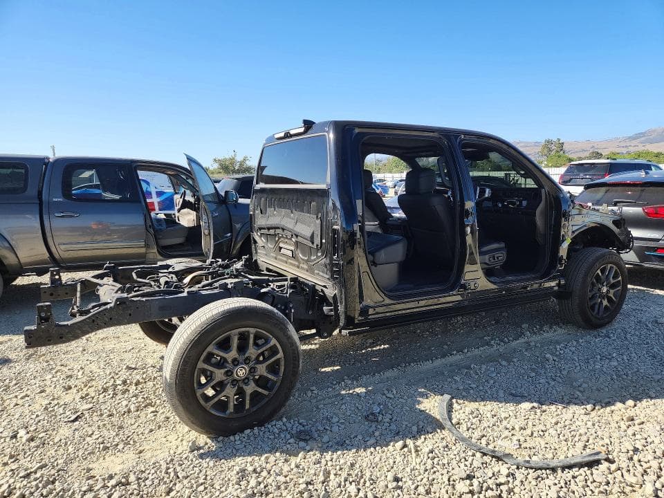 2025 TOYOTA TUNDRA PLATINUM 3