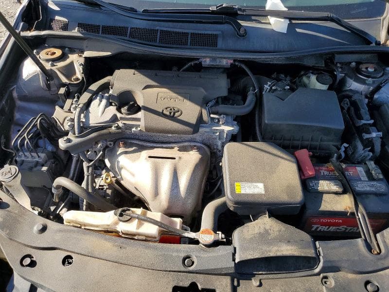 2016 TOYOTA CAMRY LE 11