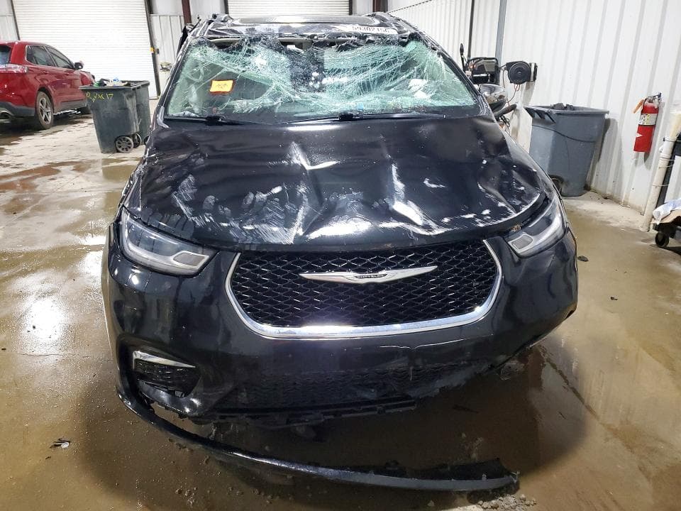 2023 CHRYSLER PACIFICA LIMITED 5