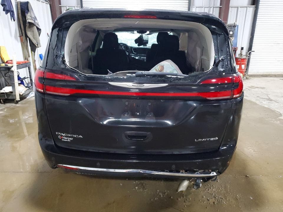 2023 CHRYSLER PACIFICA LIMITED 6