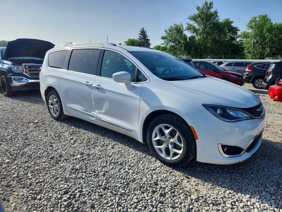 2020 CHRYSLER PACIFICA TOURING L 4