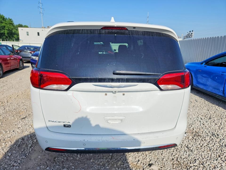 2020 CHRYSLER PACIFICA TOURING L 6