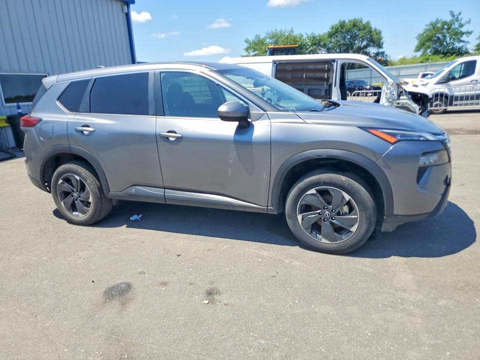 2024 NISSAN ROGUE SV 4