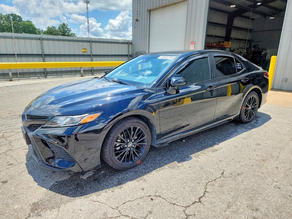 2019 TOYOTA CAMRY SE SE - 1