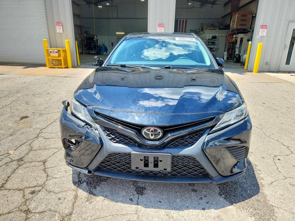 2019 TOYOTA CAMRY SE SE 5