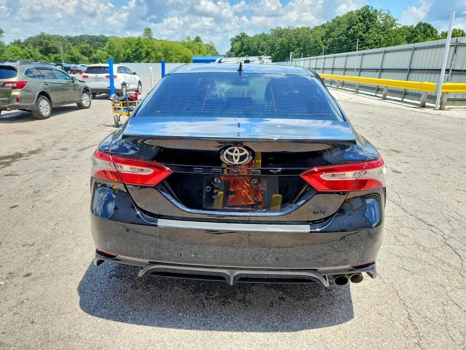 2019 TOYOTA CAMRY SE SE 6