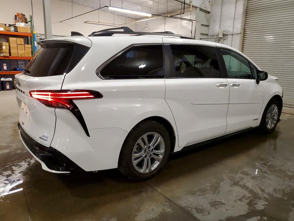 2021 TOYOTA SIENNA XSE XSE 3