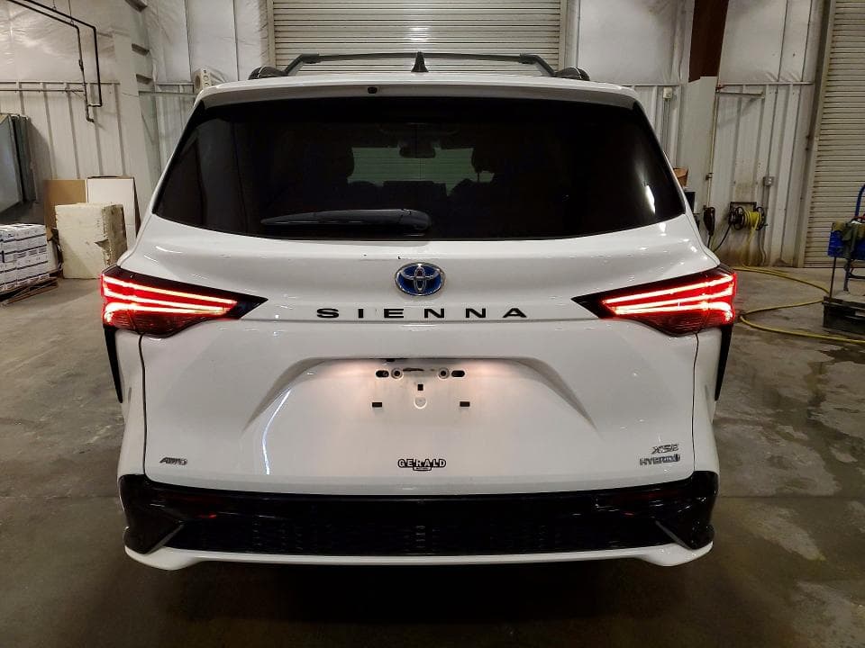 2021 TOYOTA SIENNA XSE XSE 6