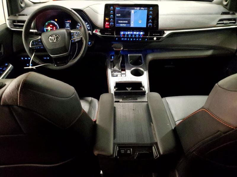 2021 TOYOTA SIENNA XSE XSE 8