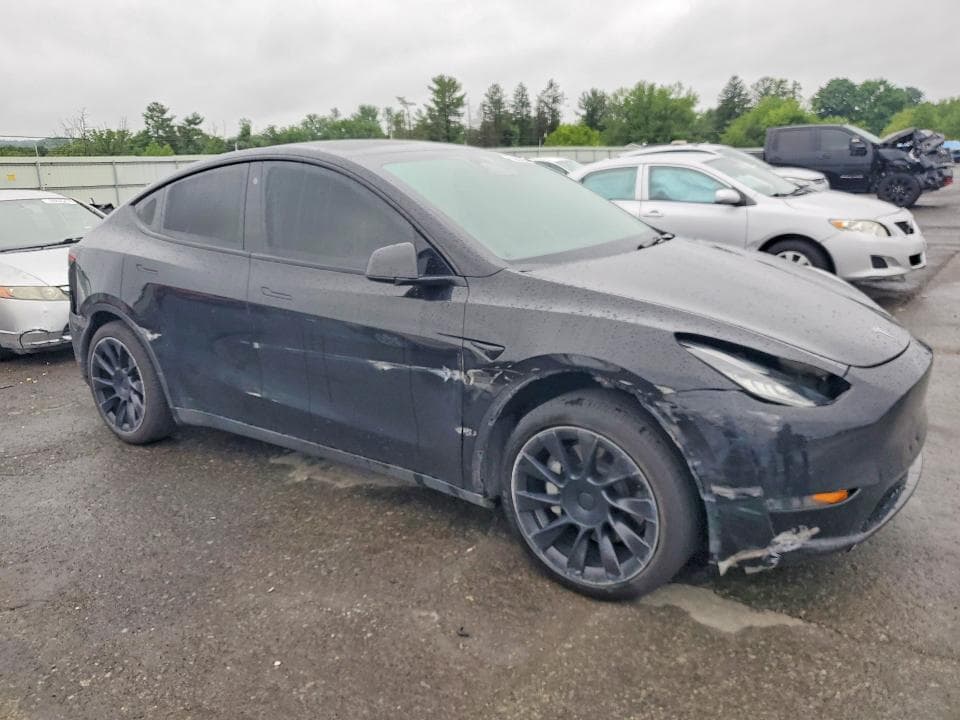 2022 TESLA MODEL Y 4
