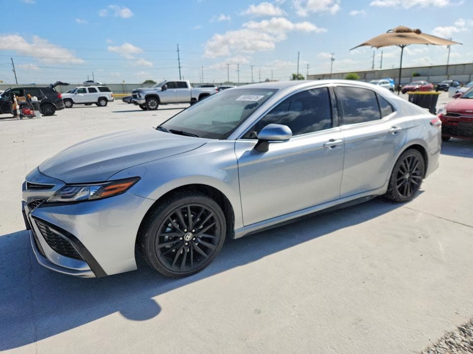 2022 TOYOTA CAMRY XSE - 1