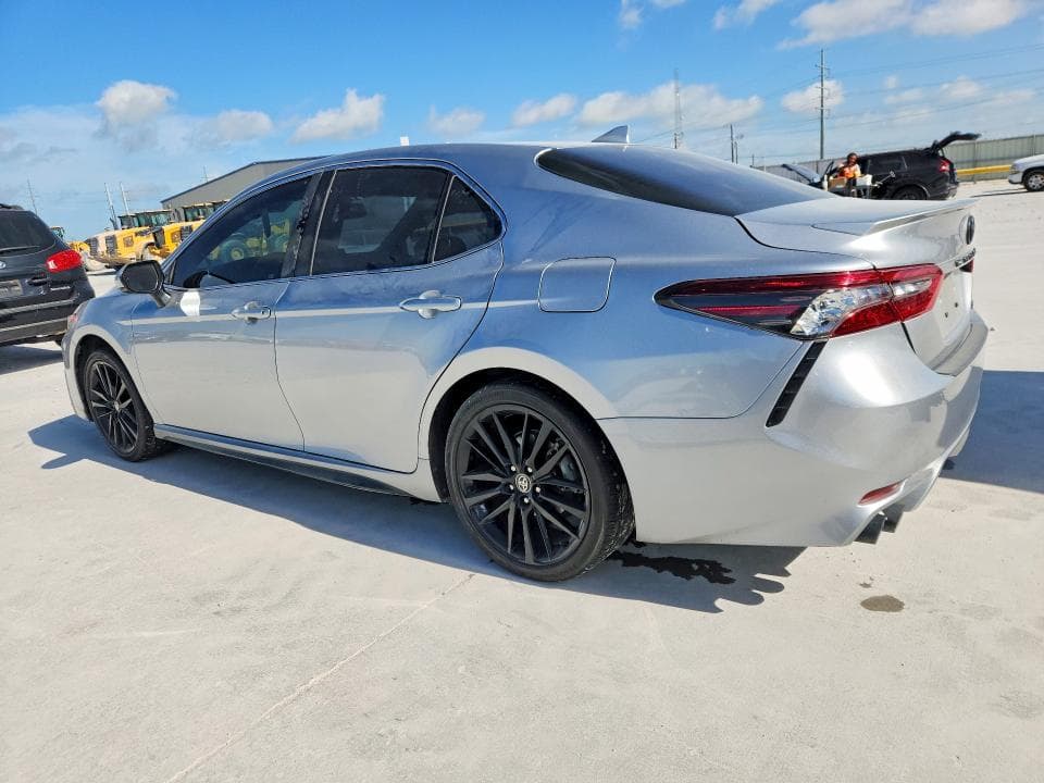 2022 TOYOTA CAMRY XSE 2