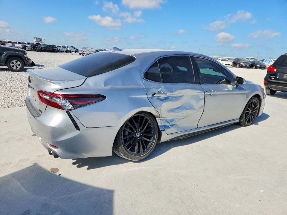 2022 TOYOTA CAMRY XSE 3