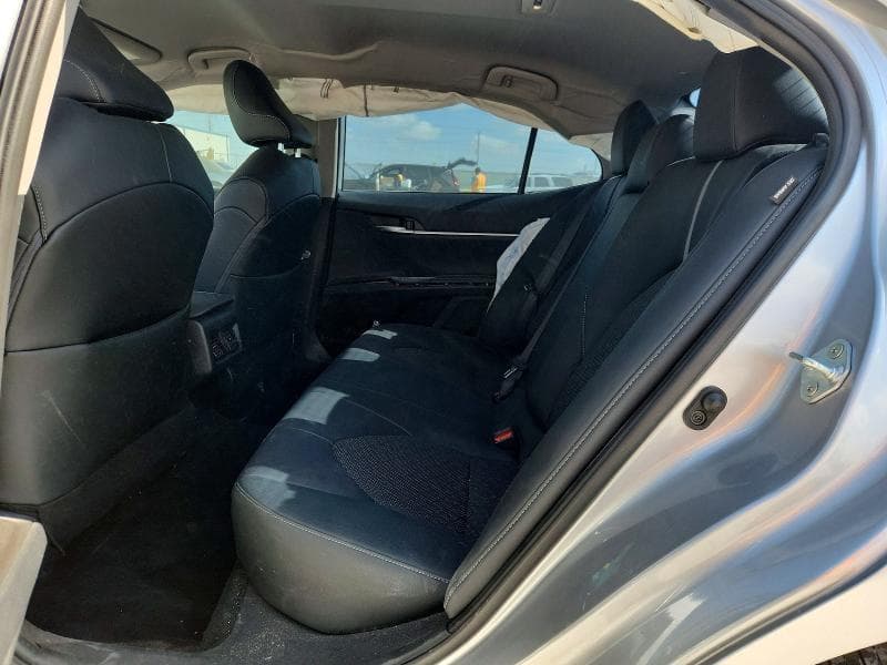 2022 TOYOTA CAMRY XSE 10