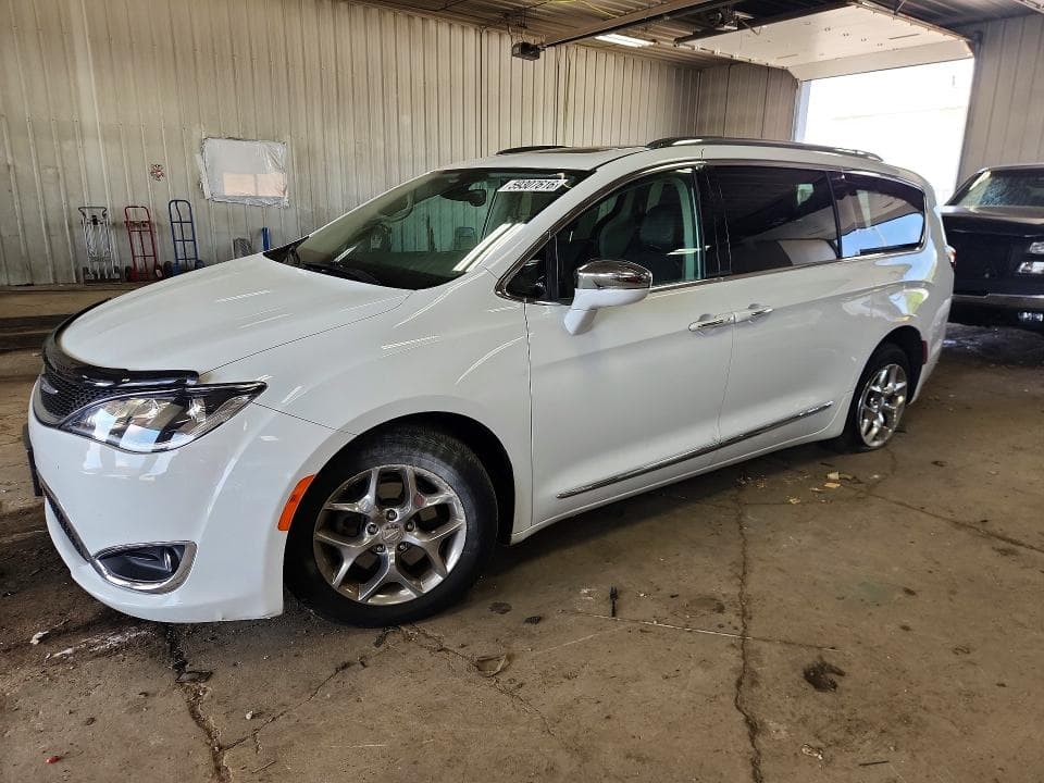 2018 CHRYSLER PACIFICA LIMITED - 1