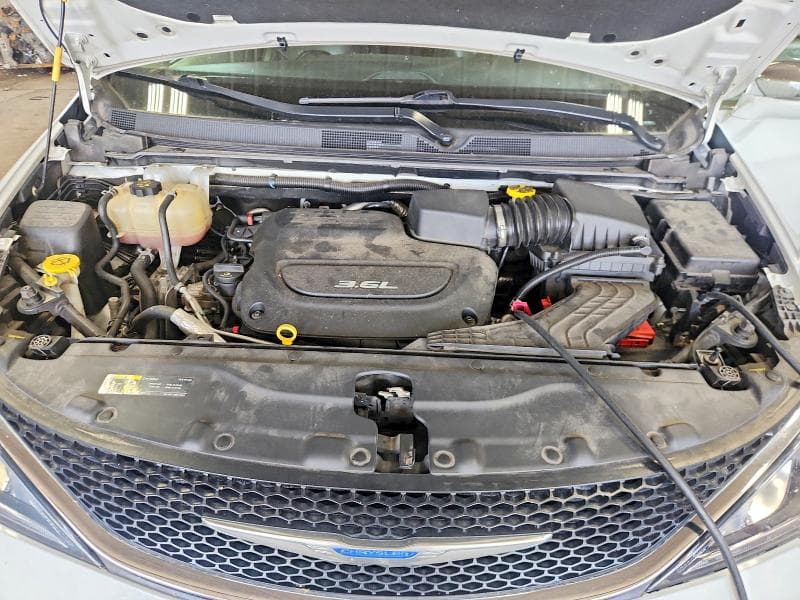 2018 CHRYSLER PACIFICA LIMITED 12