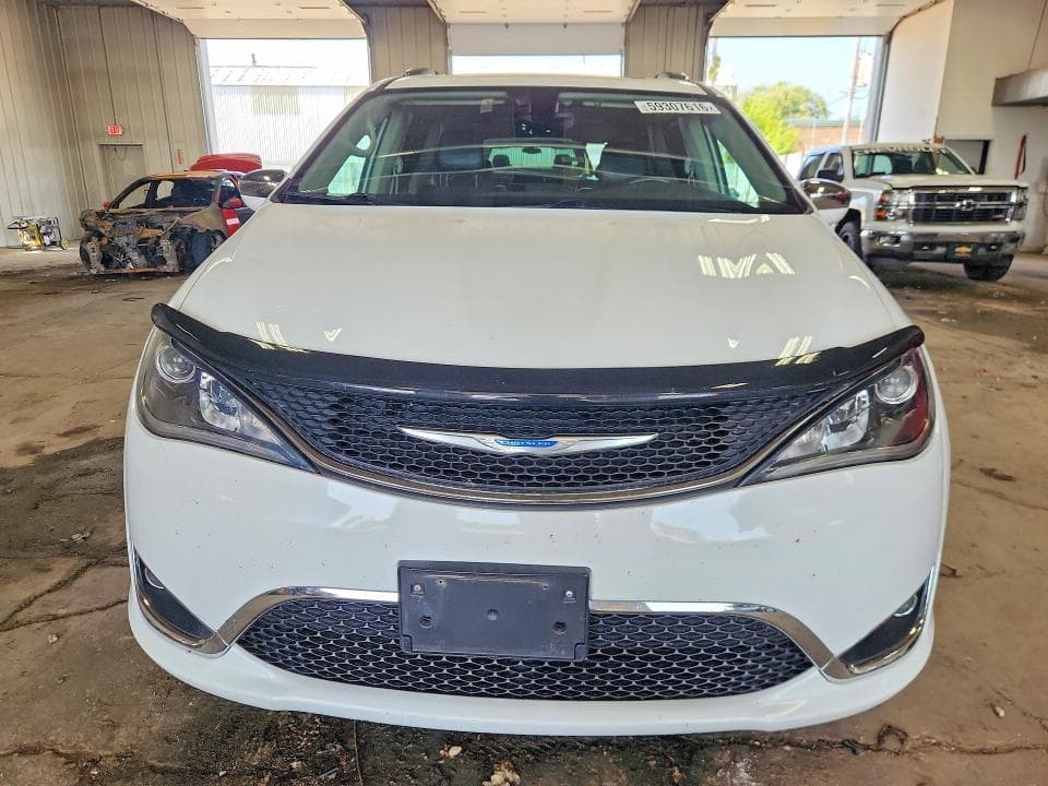 2018 CHRYSLER PACIFICA LIMITED 5
