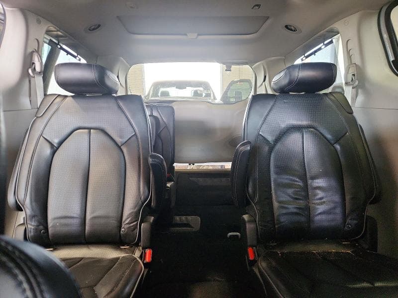 2018 CHRYSLER PACIFICA LIMITED 10