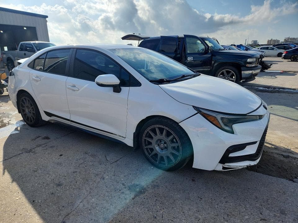 2023 TOYOTA COROLLA SE 4