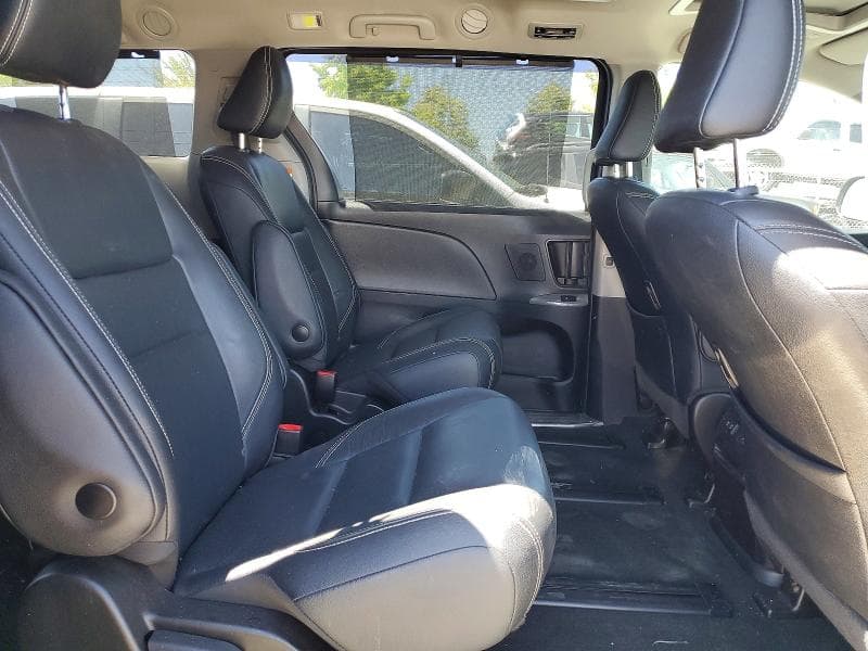 2019 TOYOTA SIENNA SE PREMIUM 7-PASSENGER SE PREMIUM 7-PASSENGER 11