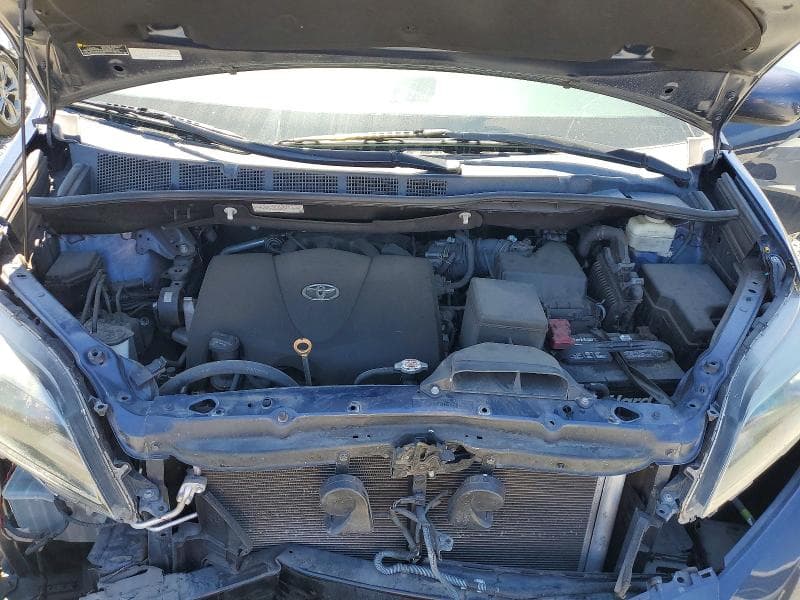 2019 TOYOTA SIENNA SE PREMIUM 7-PASSENGER SE PREMIUM 7-PASSENGER 12