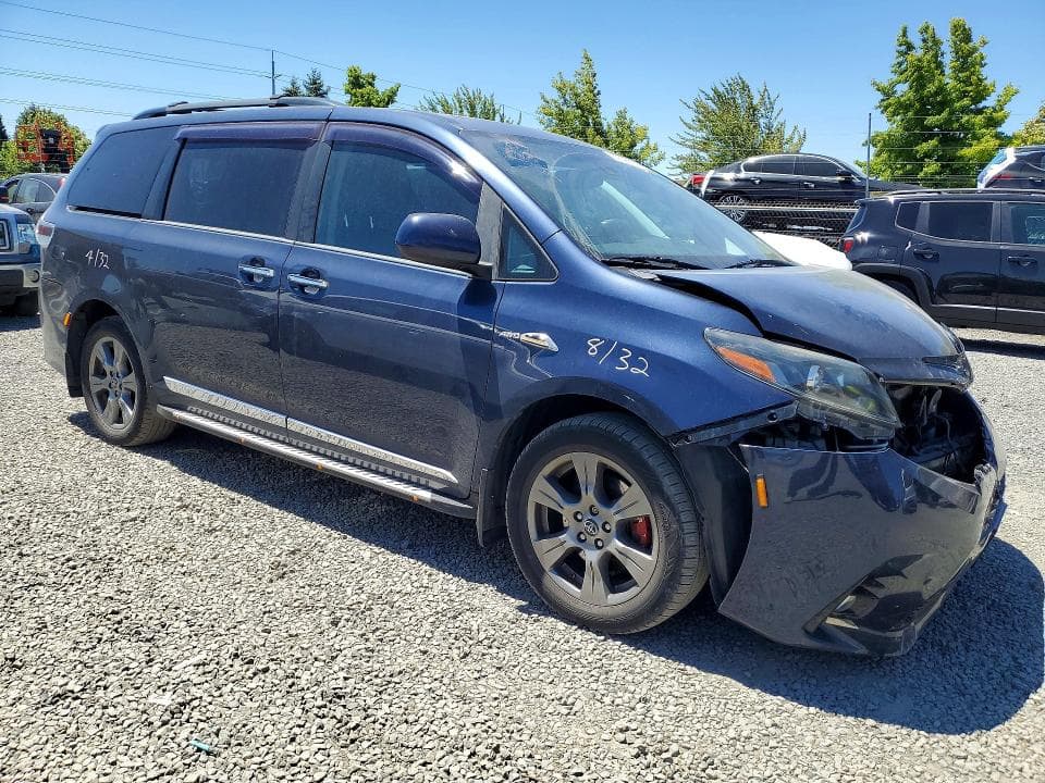 2019 TOYOTA SIENNA SE PREMIUM 7-PASSENGER SE PREMIUM 7-PASSENGER 4