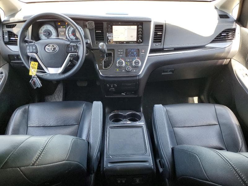 2019 TOYOTA SIENNA SE PREMIUM 7-PASSENGER SE PREMIUM 7-PASSENGER 8