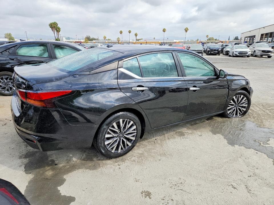 2023 NISSAN ALTIMA SV 3