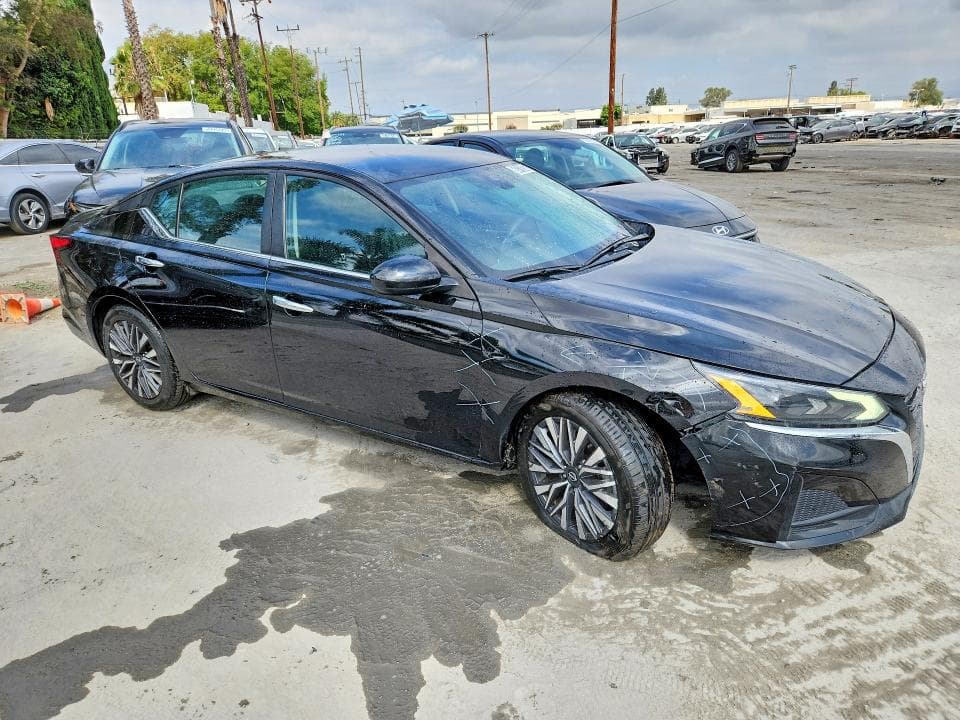 2023 NISSAN ALTIMA SV 4